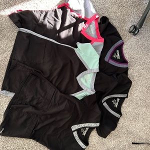 Pack of 5 Grey’s anatomy scrubs tops!